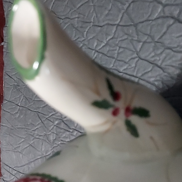 Temptations by Tara Teapot Old World Red/Green Holly Design EUC - Picture 7 of 10